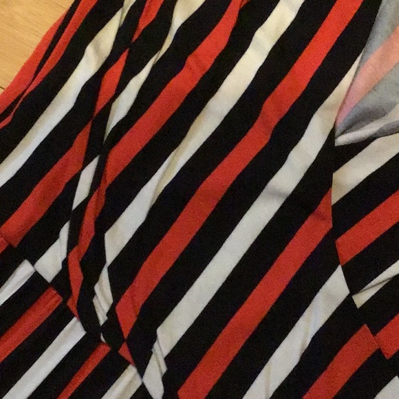 Super soft Gap flowing dress with full twirl skirt - Picture 4 of 7